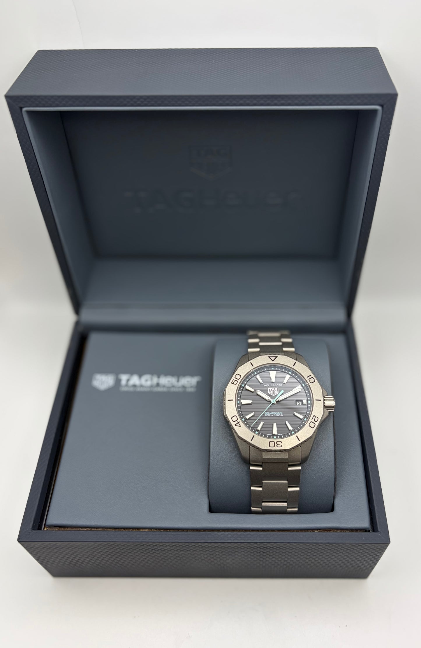 TAG Heuer Aquaracer Titanium Professional 200 WBP1180