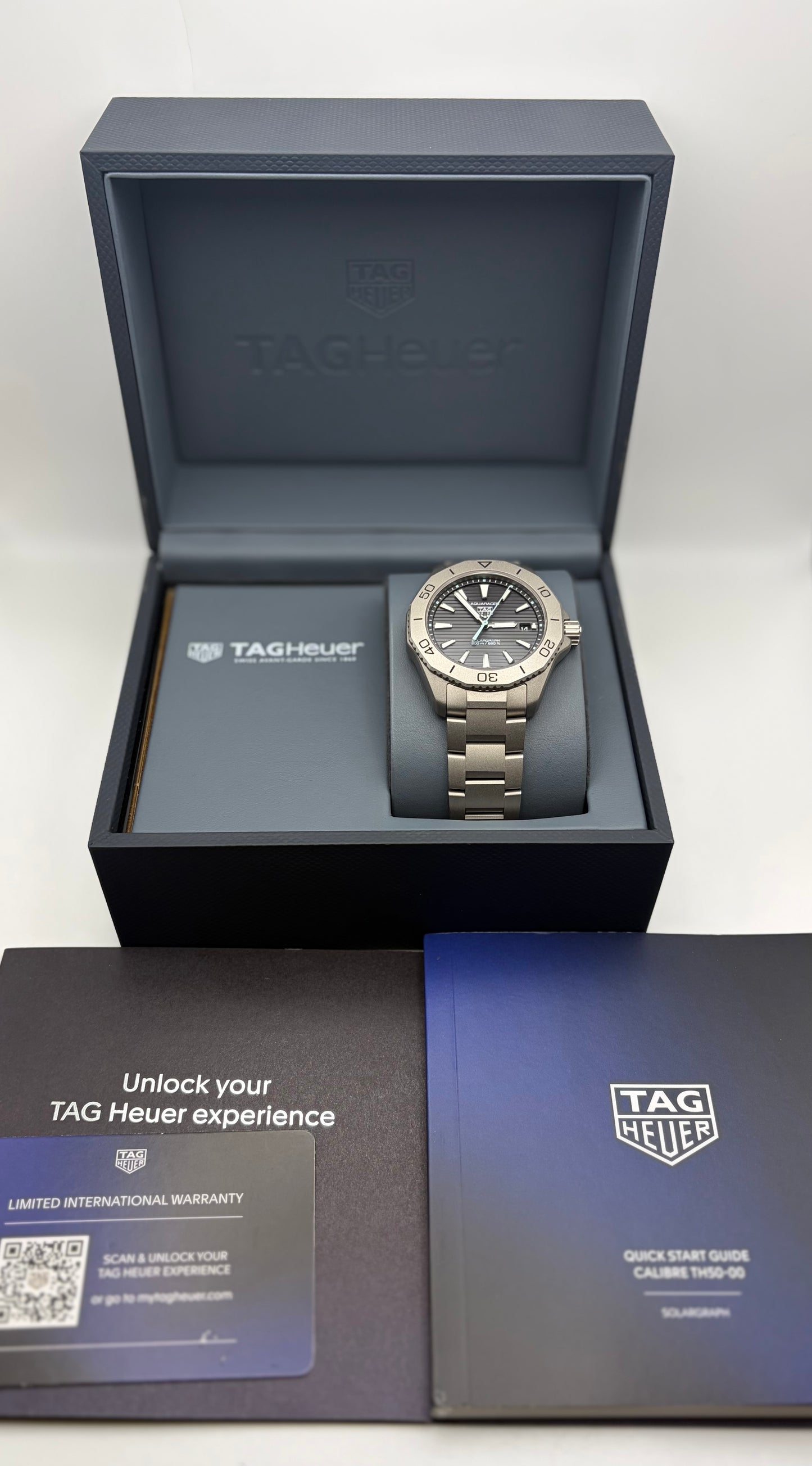 TAG Heuer Aquaracer Titanium Professional 200 WBP1180