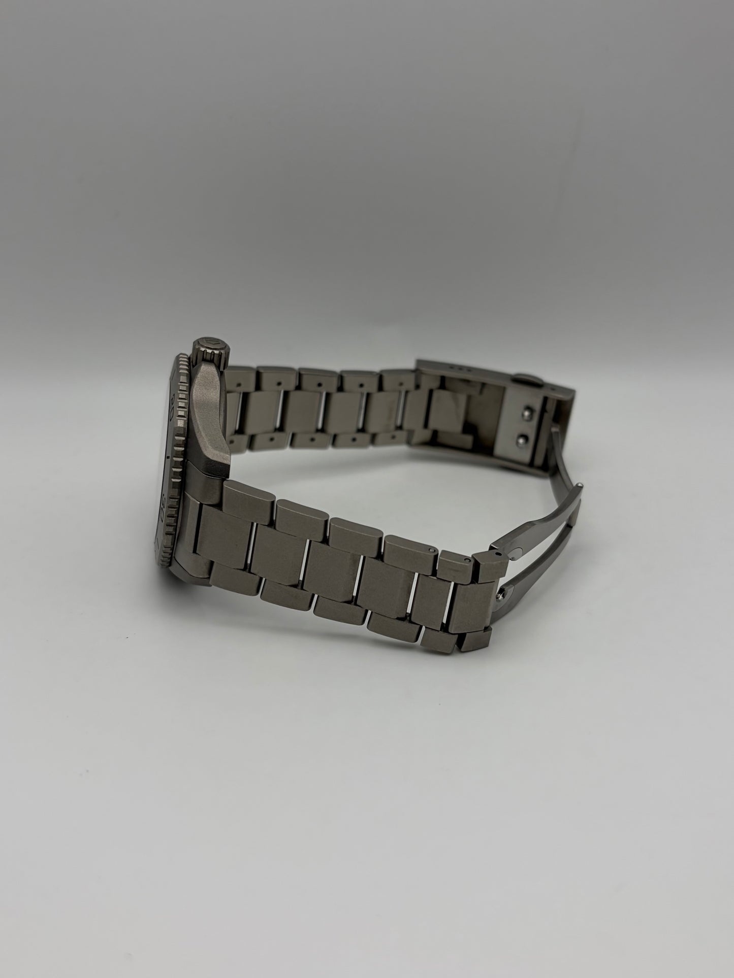 TAG Heuer Aquaracer Titanium Professional 200 WBP1180