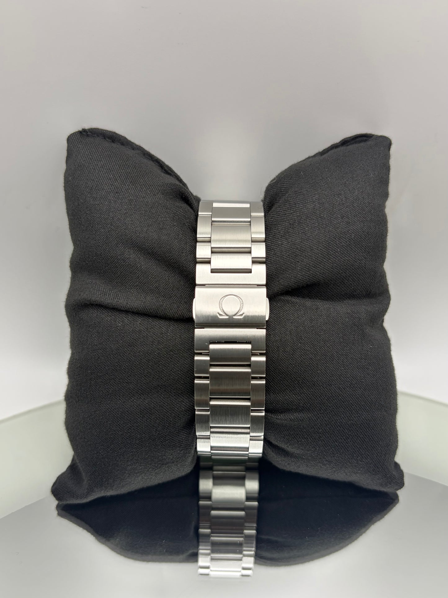 Omega Aqua Terra White Teak Dial 231.10.39.60.02.001
